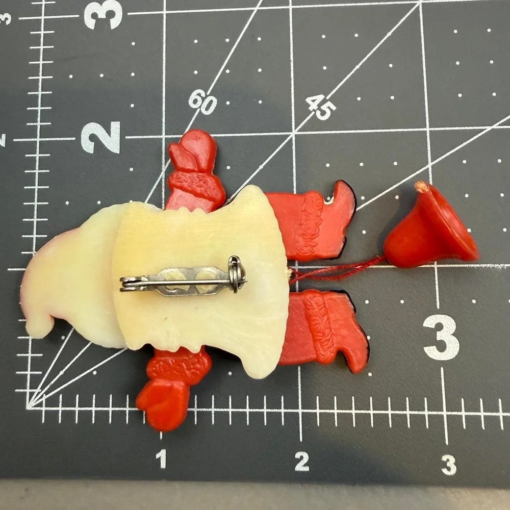 Avon Vintage Christmas Santa Pin Bell Dangle Kitsch Retro Brooch